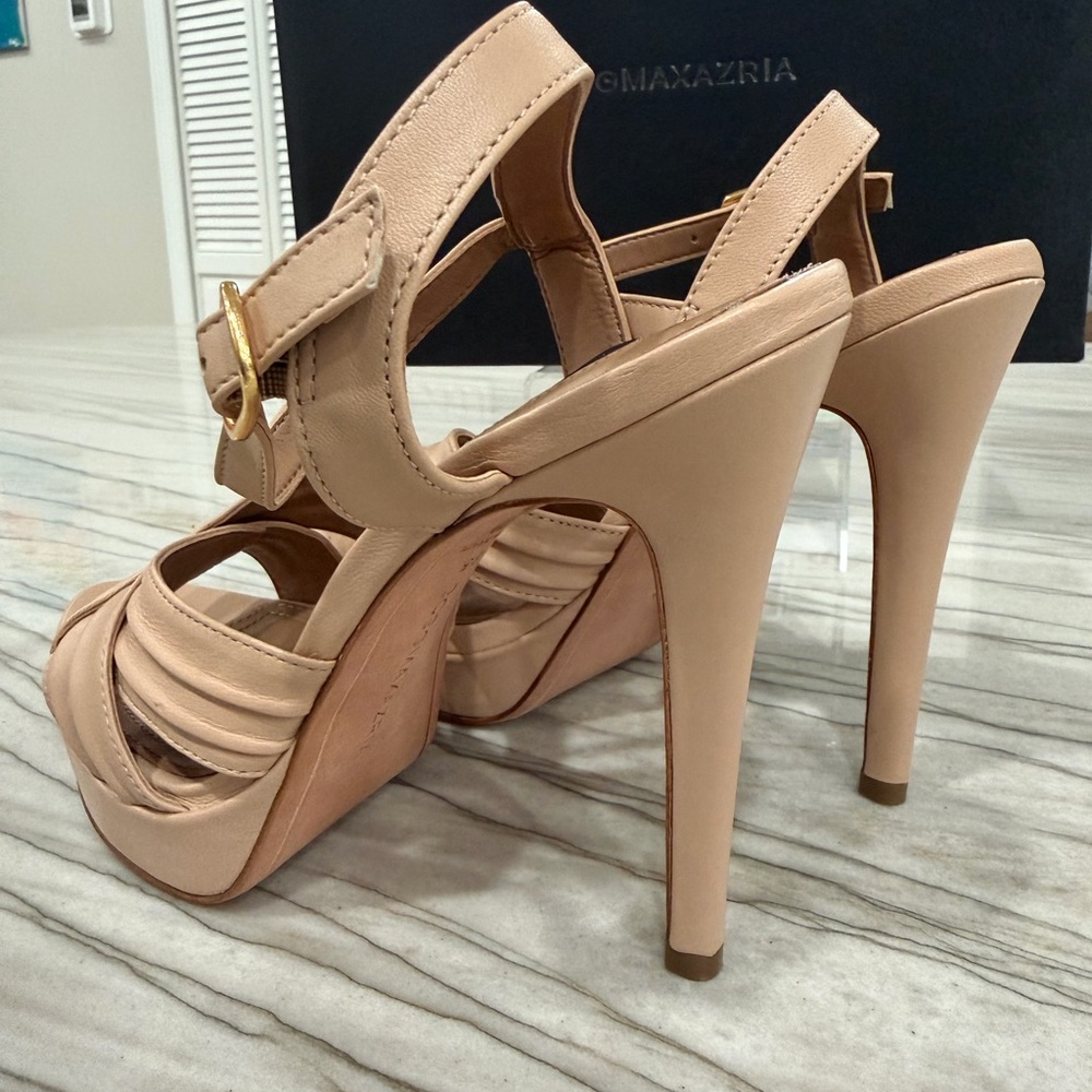 BCBGMAXAZRIA Nude Platform High Heel Strappy Sandals